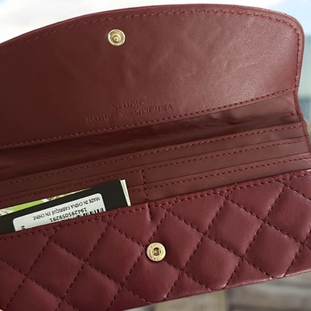 Badgley Mischka-Quilted Faux Leather Long Wallet- stylish, sleek & compact
#N045 - Picture 2 of 5